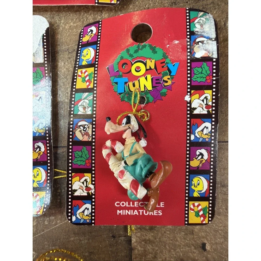 Vtg Looney Tunes Miniature Christmas Ornaments Lot 4 Wile E Coyote Daffy Sam 90s